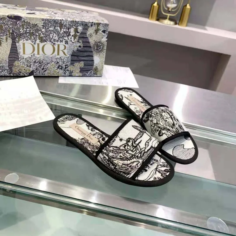 Dior Chez Moi Slide Black and White Dior Zodiac Embroidered Cotton for Women Dior Chez Moi Slide Black and White Dior Zodiac Embroidered Cotton for Women