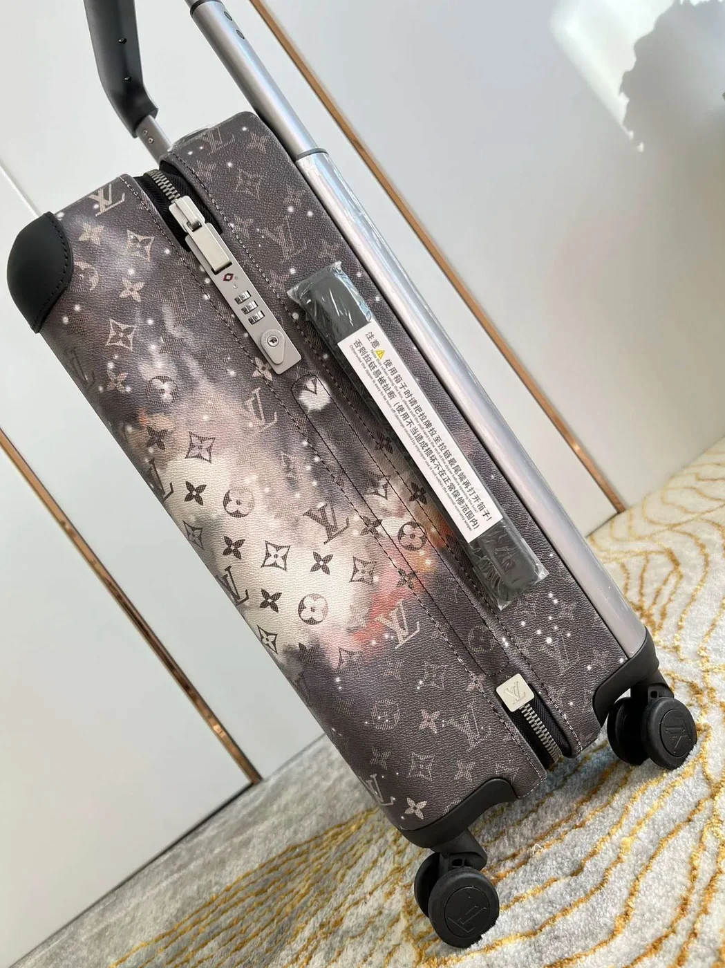 Louis Vuitton Monogram Horizon 55 Suitcase in Grey Silver Hardware Louis Vuitton Monogram Horizon 55 Suitcase in Grey Silver Hardware
