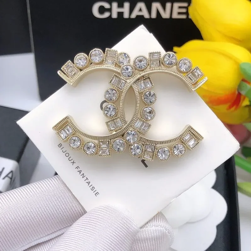 22AW Brooch Gold Tone
