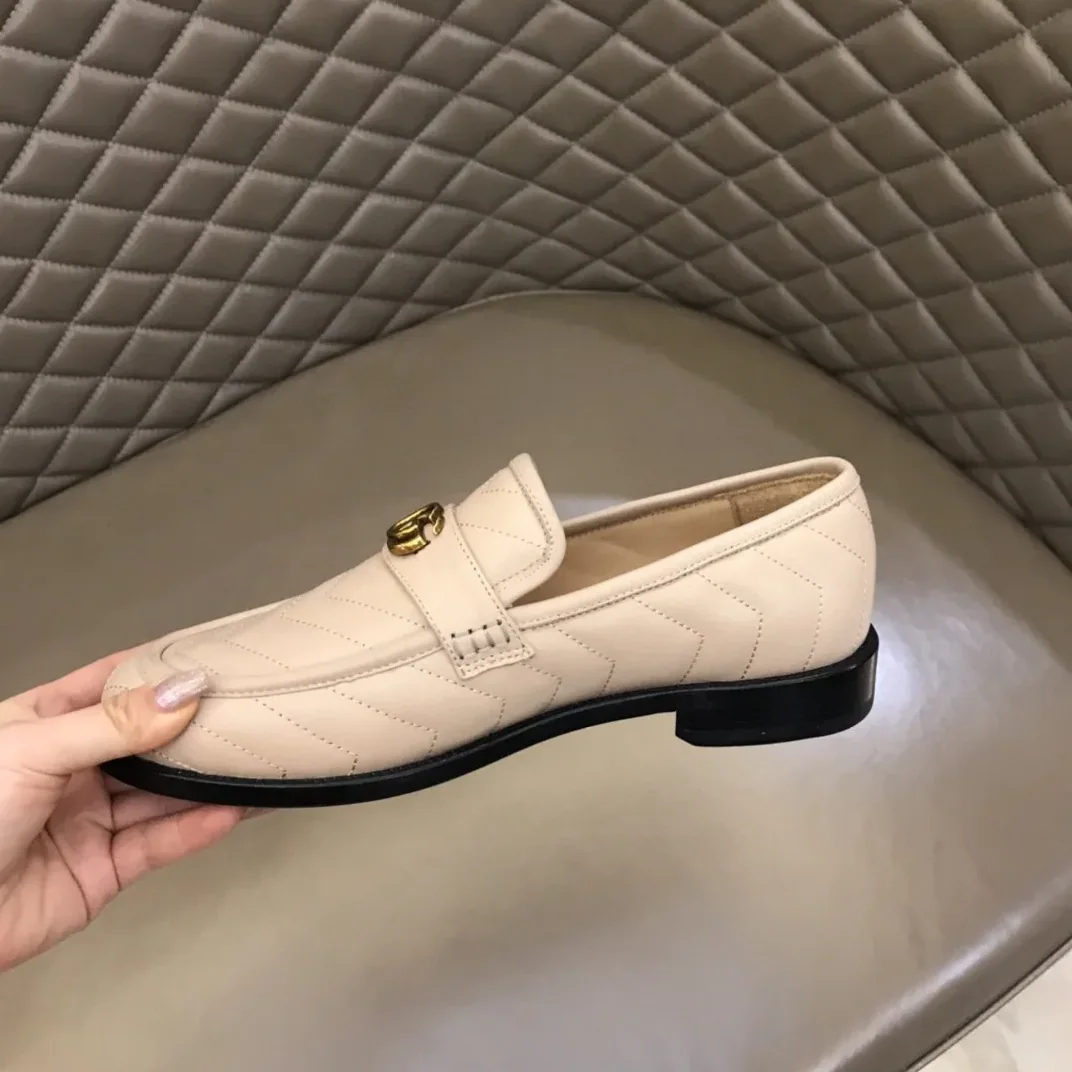 Gucci Loafer With Interlocking G Beige Gucci Loafer With Interlocking G Beige