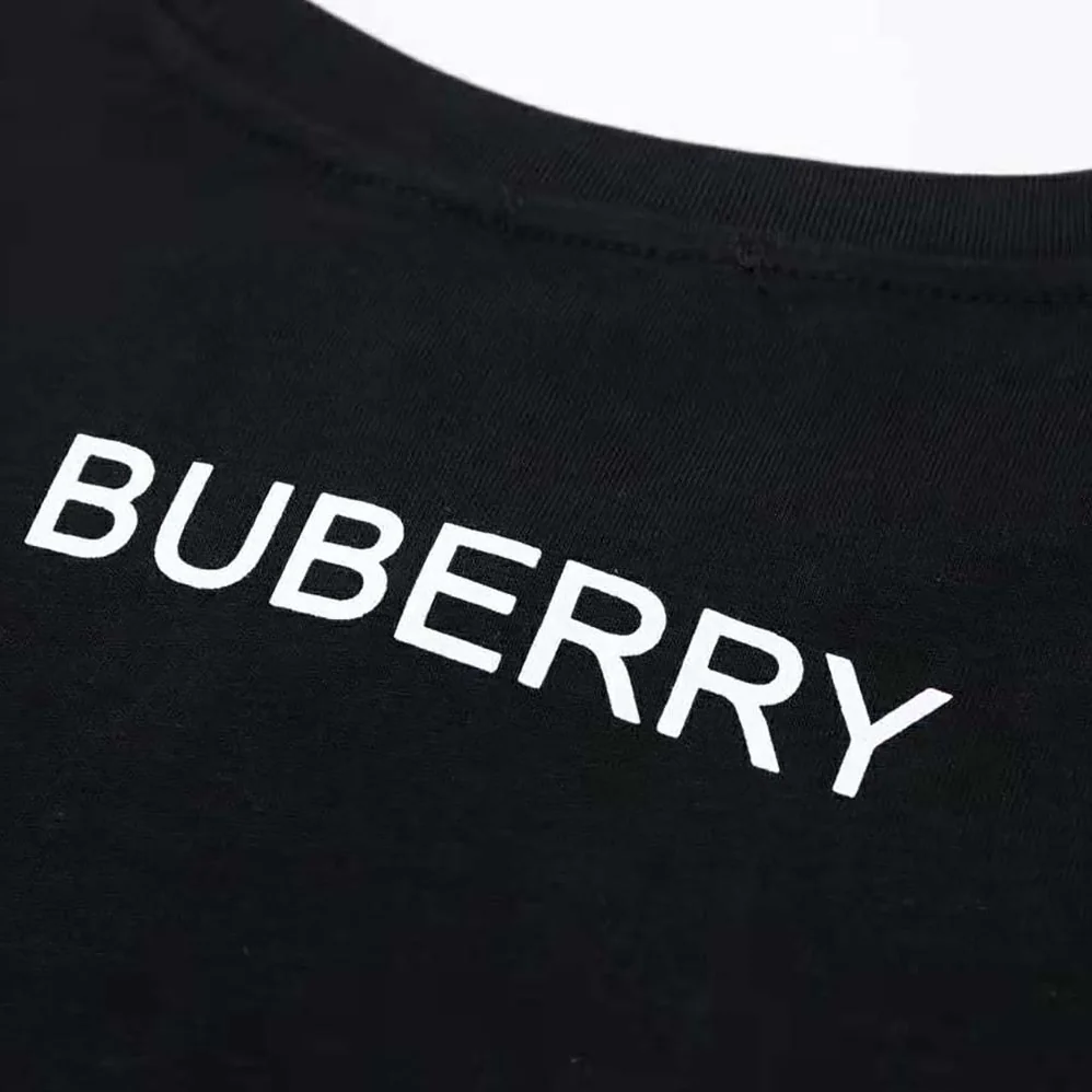 Burberry Monster Graphic Print Cotton Oversized T-shirt for Men in Black Burberry Monster Graphic Print Cotton Oversized T-shirt for Men in Black
