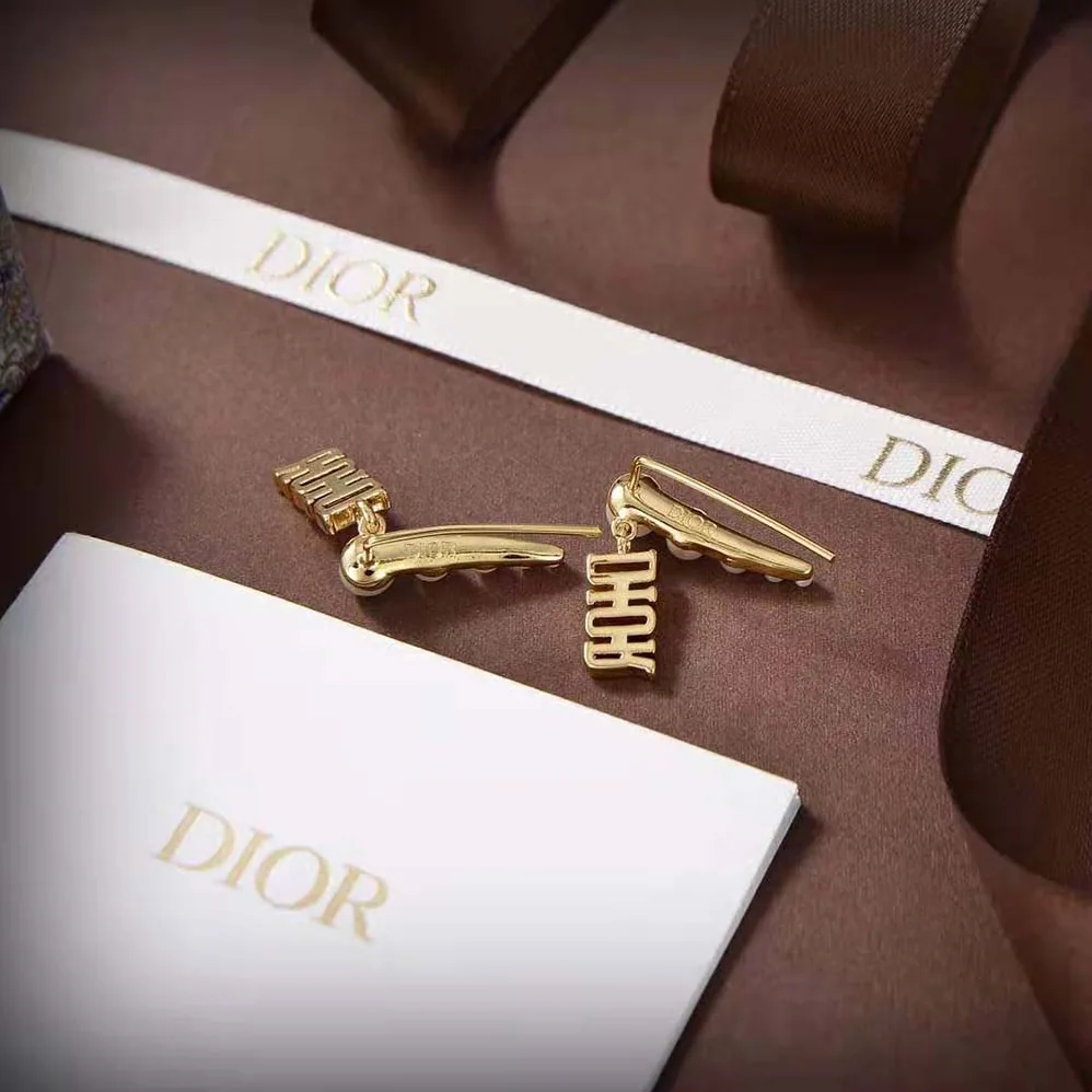 Dior Diorevolution Earrings Gold-Finish Metal and White Resin Pearls for Women Dior Diorevolution Earrings Gold-Finish Metal and White Resin Pearls for Women