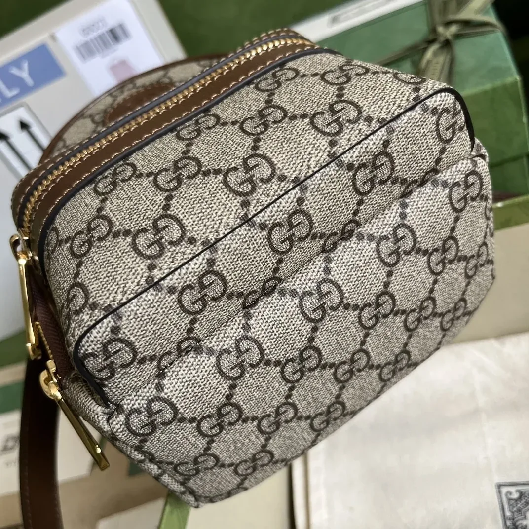Gucci Multi in Function Bag Brown /