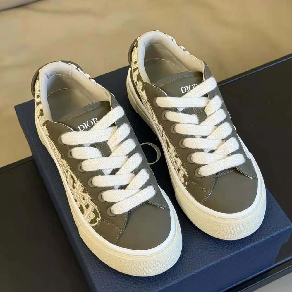Dior B33 Sneaker – Limited and Numbered Edition Khaki Smooth Calfskin for Men Dior B33 Sneaker – Limited and Numbered Edition Khaki Smooth Calfskin for Men
