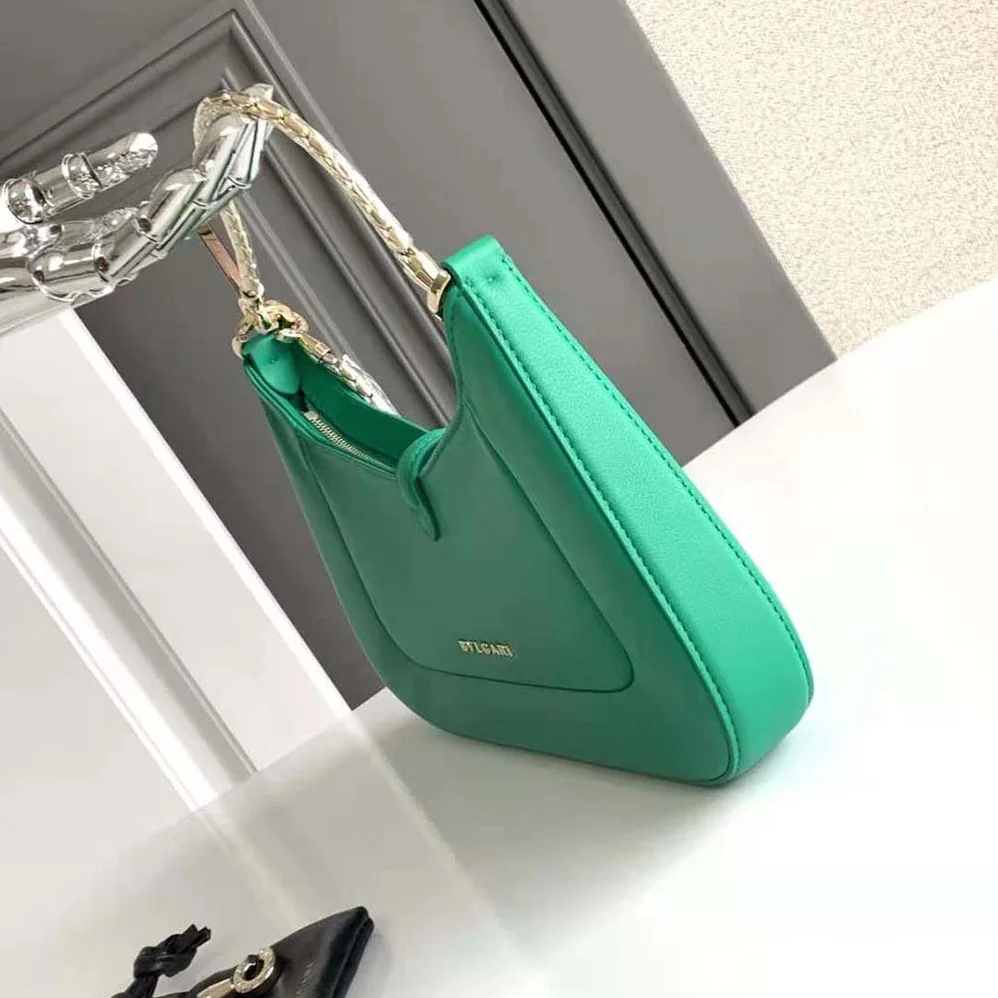 Bvlgari Serpenti Baia Small Shoulder Bag in Calf Leather for Women in Green Bvlgari Serpenti Baia Small Shoulder Bag in Calf Leather for Women in Green