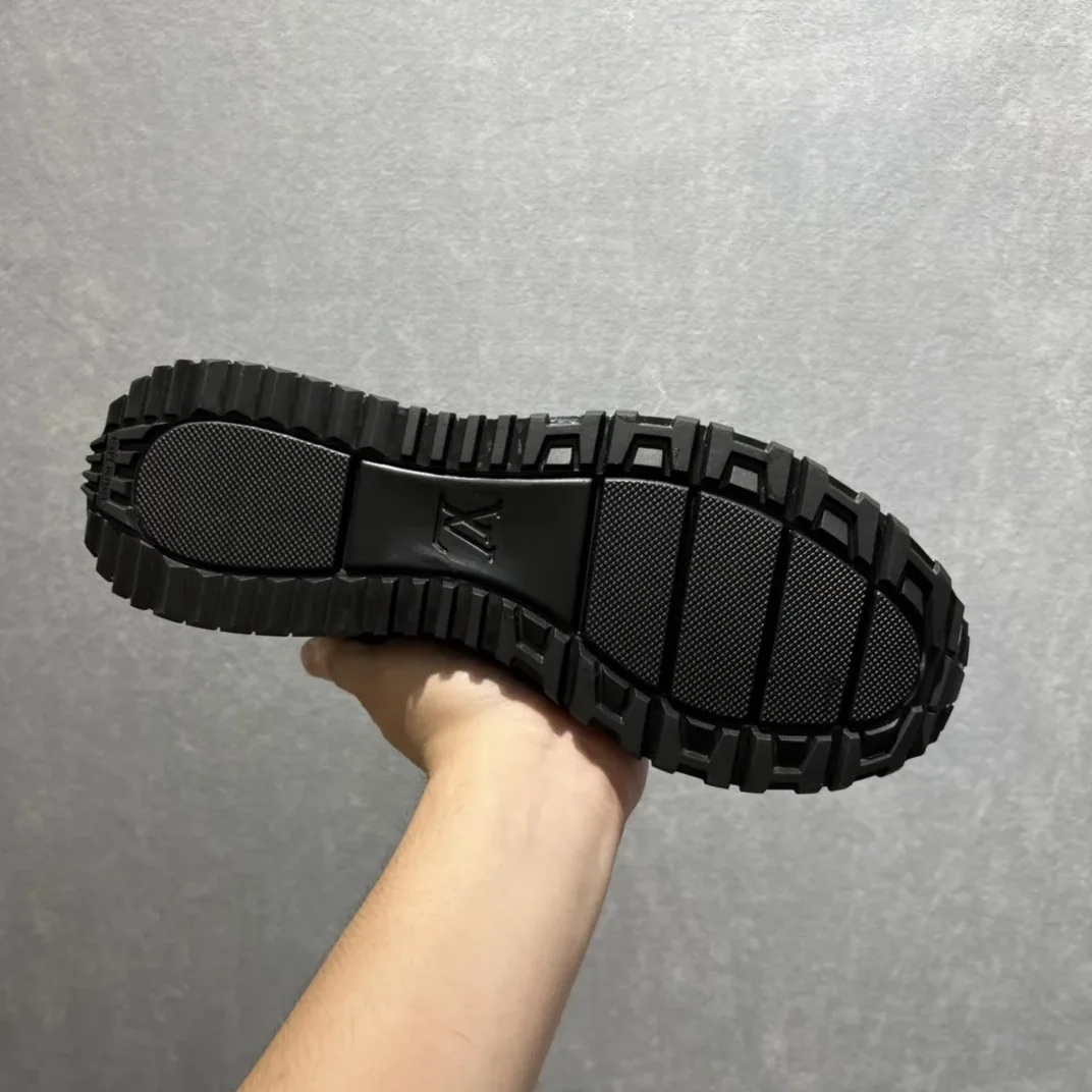 Louis Vuitton Run Away Sneaker Black LV 1A9ZKQ Louis Vuitton Run Away Sneaker Black LV 1A9ZKQ