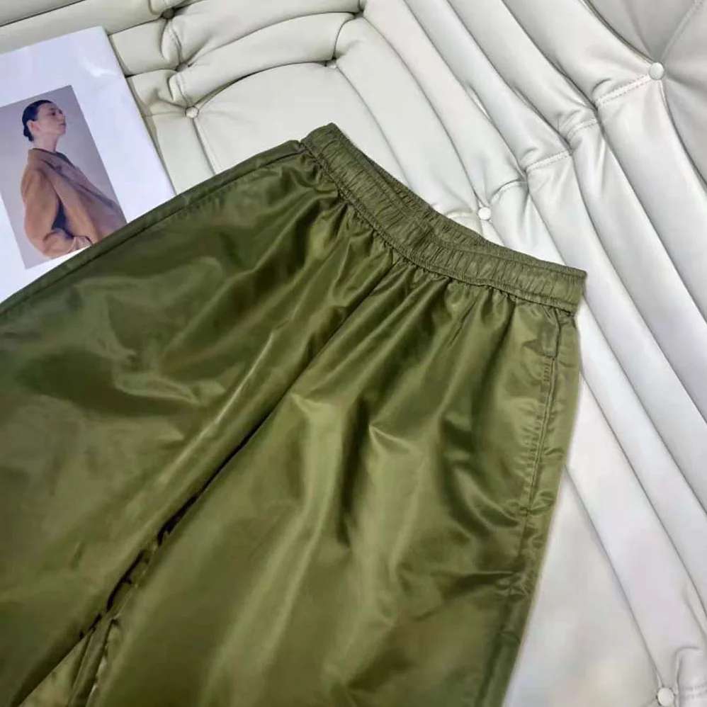 Prada Re-Nylon Pants for Women in Green Prada Re-Nylon Pants for Women in Green
