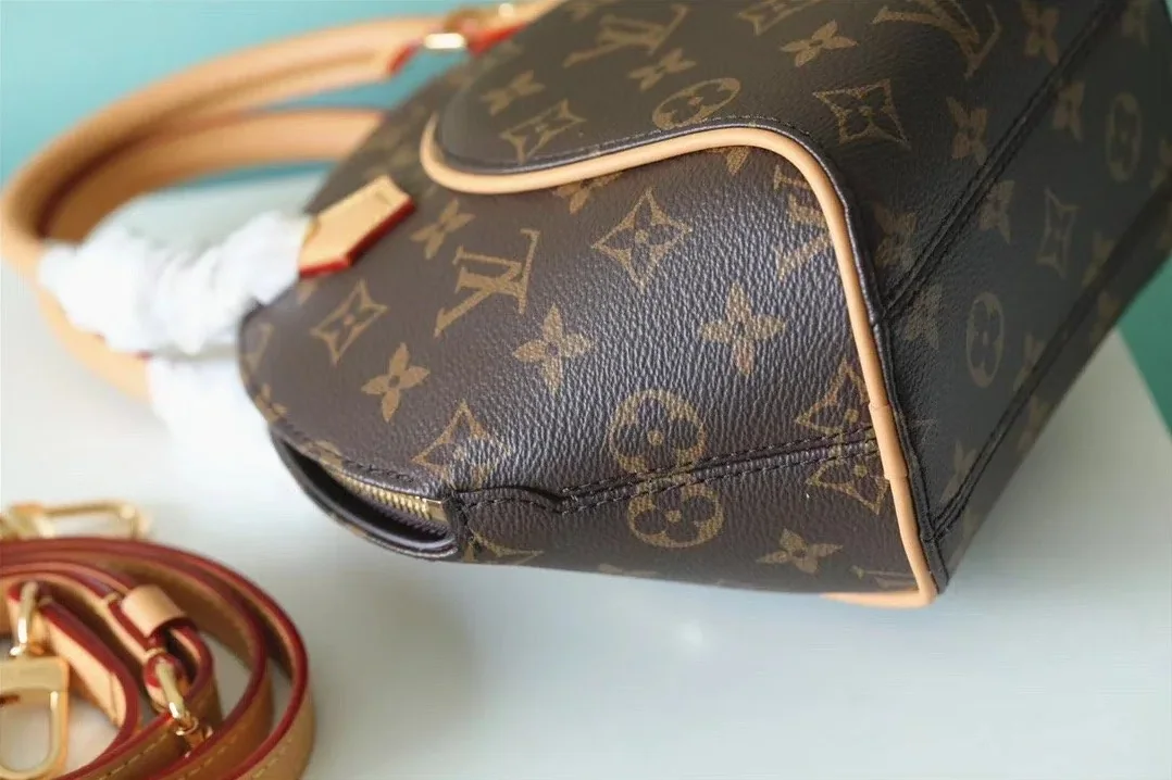 Louis Vuitton Ellipse BB Handbag Created By Nicolas Ghesquiere From Classic Monogram Canvas Brown / Louis Vuitton Ellipse BB Handbag Created By Nicolas Ghesquiere From Classic Monogram Canvas Brown /