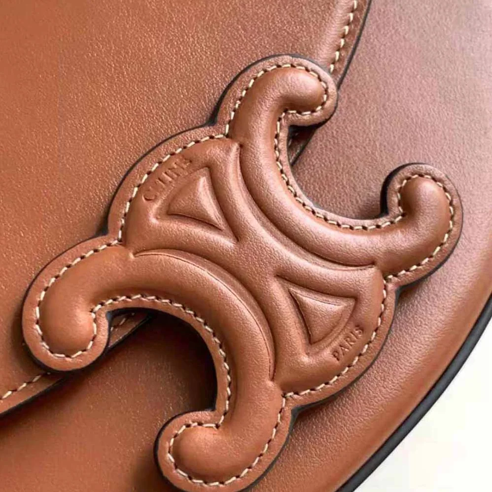 Celine Besace Cuir Triomphe in Smooth Calfskin for Women in Brown