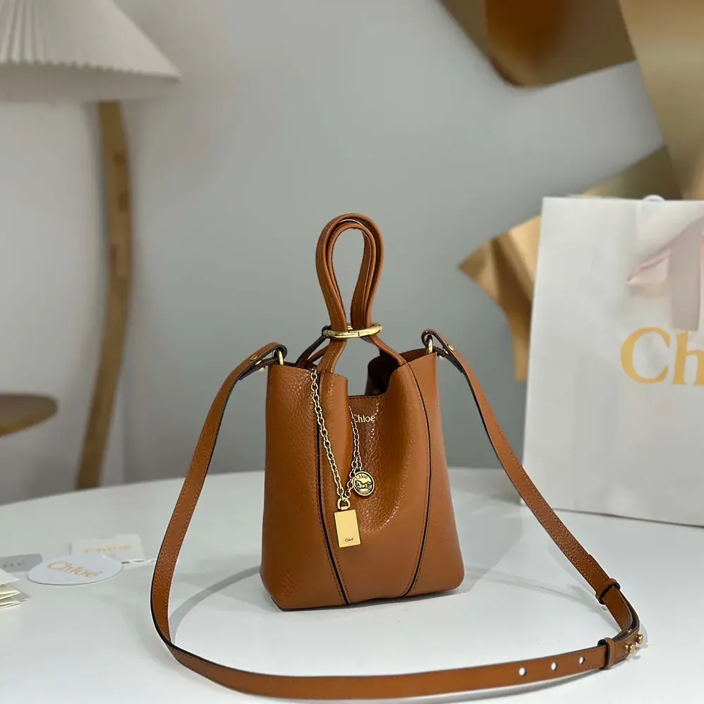 Chloe Small Chloé Spin Tote Bag in Grained Leather for Women in Brown