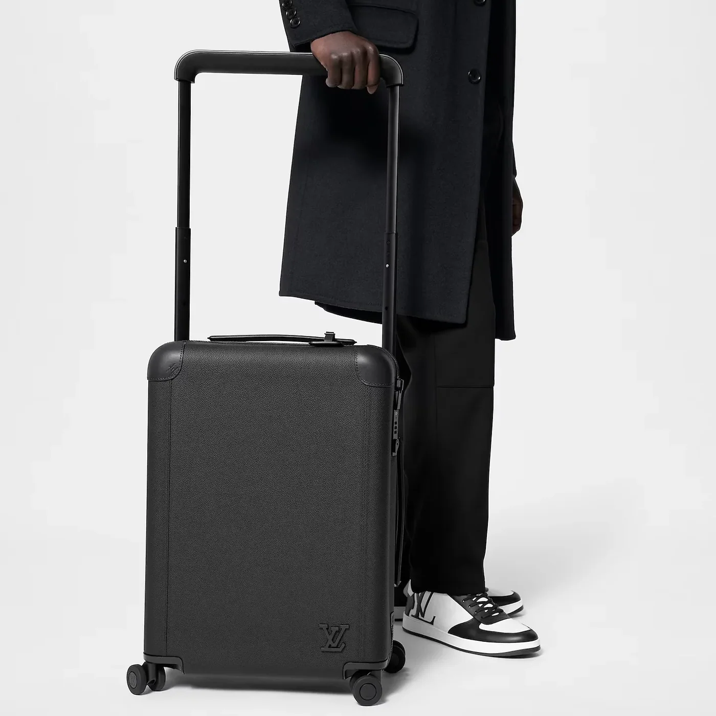 Louis Vuitton Horizon 55 Suitcase in Black Black Hardware