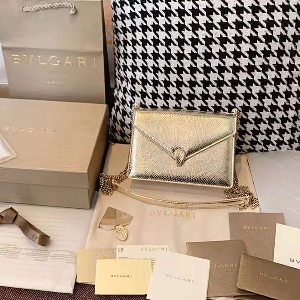 Bvlgari Serpenti Forever Shoulder Bag in Karung Leather for Women in Beige Bvlgari Serpenti Forever Shoulder Bag in Karung Leather for Women in Beige