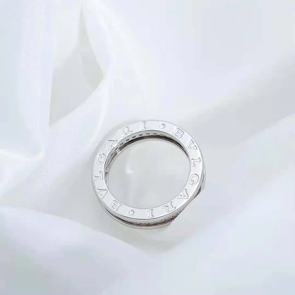Bvlgari B.zero1 One-Band Ring in 18 KT White Gold Set with Pave Diamonds on the Spiral for Women Bvlgari B.zero1 One-Band Ring in 18 KT White Gold Set with Pave Diamonds on the Spiral for Women