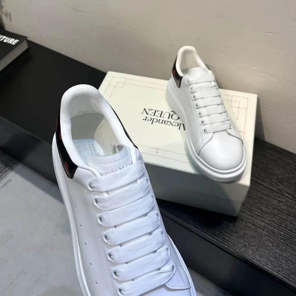Alexander Mcqueen Oversized Sneaker in White for Unisex in Red Alexander Mcqueen Oversized Sneaker in White for Unisex in Red