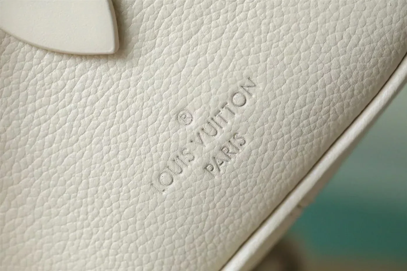 Louis Vuitton Speedy Bandouliere 20 White /