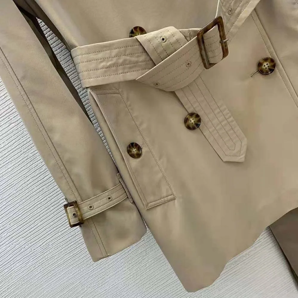 Burberry Kensington Heritage Trench Coat for Men