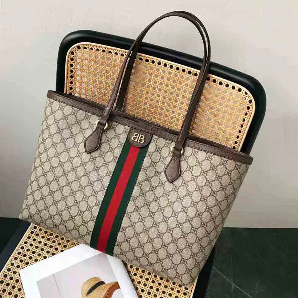 Balenciaga Hacker Medium Tote Bag in Coated Canvas in Beige for Women