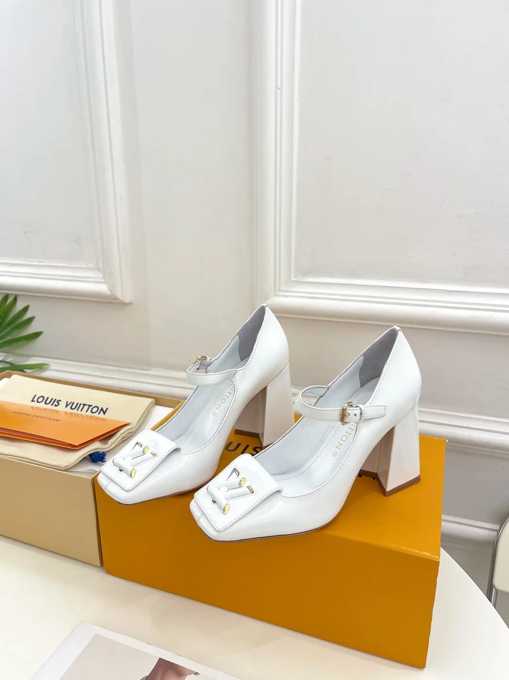Louis Vuitton Shake Pump White / 2.2 in inch Louis Vuitton Shake Pump White / 2.2 in inch
