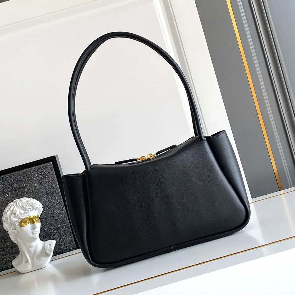 Prada Darling Medium Leather Shoulder Bag for Women in Black Prada Darling Medium Leather Shoulder Bag for Women in Black
