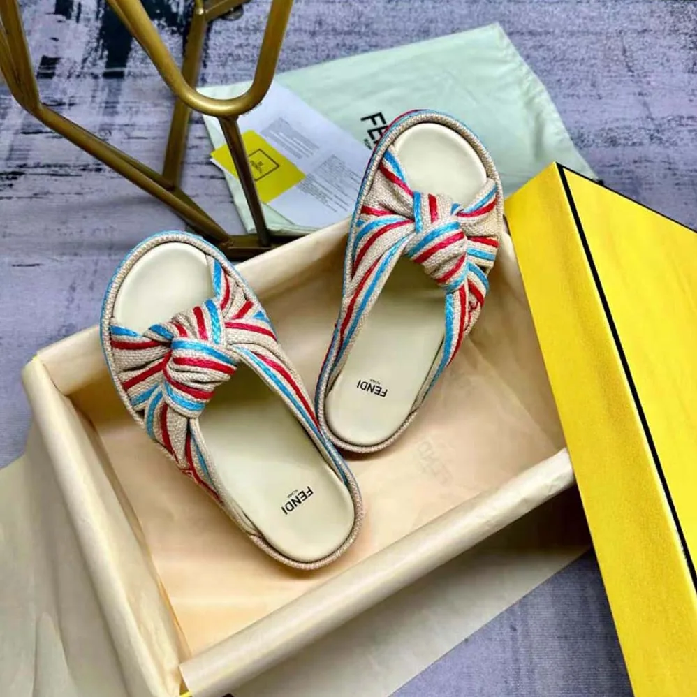 Fendi Feel Pale Yellow Raffia Slides for Women Fendi Feel Pale Yellow Raffia Slides for Women
