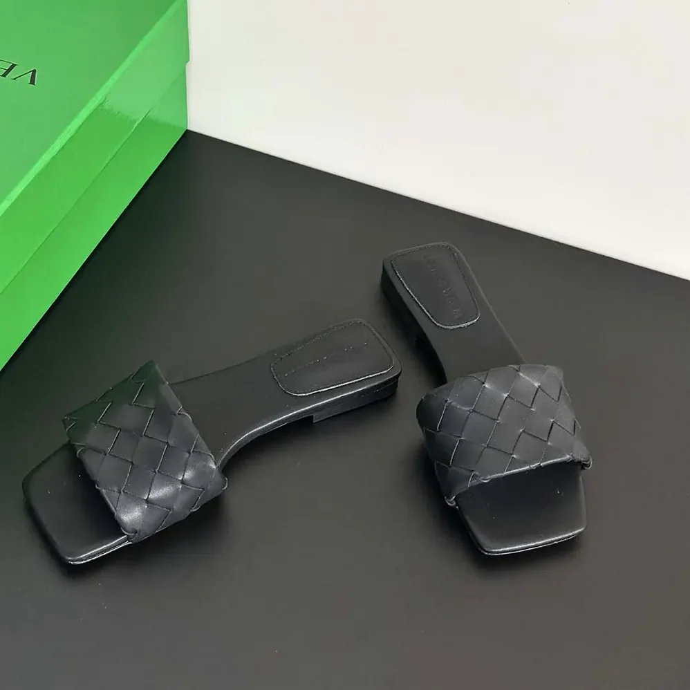 Bottega Veneta Parco Flat Mule for Women in Black