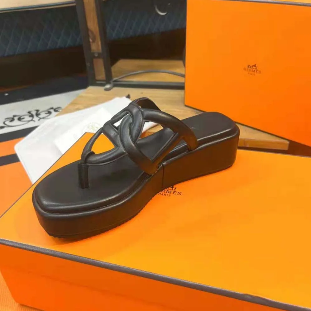 Hermes Gipsy Sandal in Nappa Leather for Women in Black