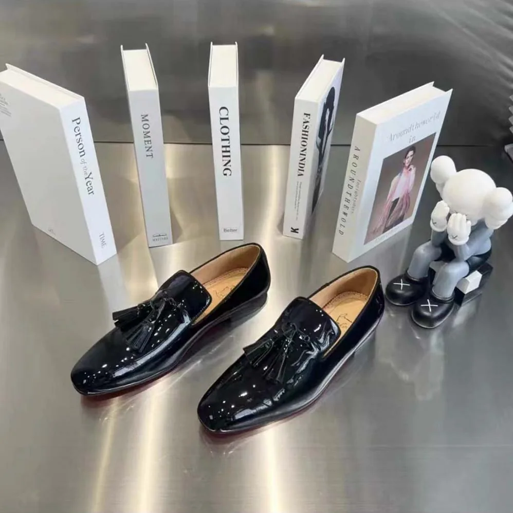 Christian Louboutin Dandelion Tassel Loafers Patent Calf Leather for Men in Black Christian Louboutin Dandelion Tassel Loafers Patent Calf Leather for Men in Black