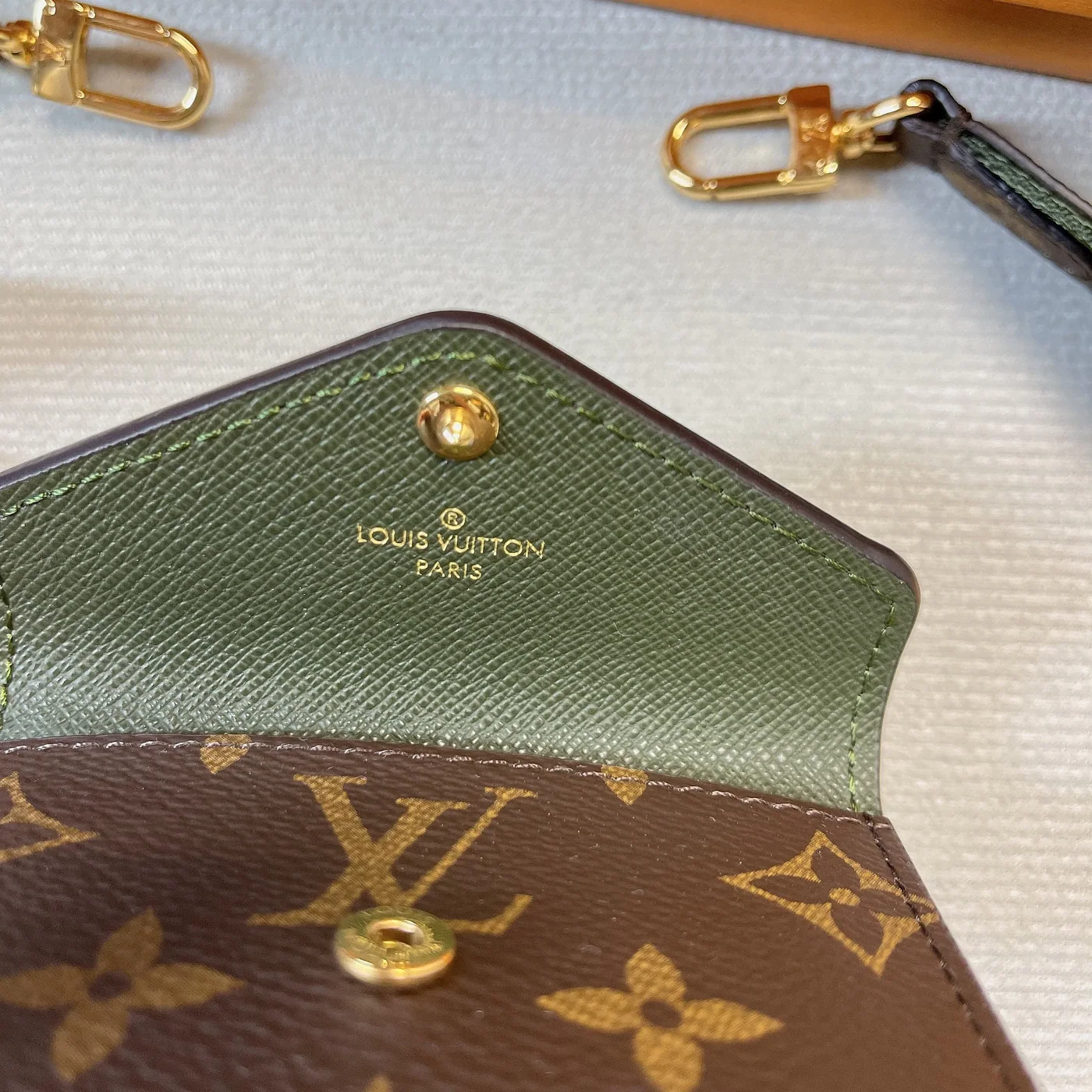 Louis Vuitton Pochette Felicie Strap & Go Wallet Shoulder Bag / Khaki Green Monogram Canvas Gold Hardware