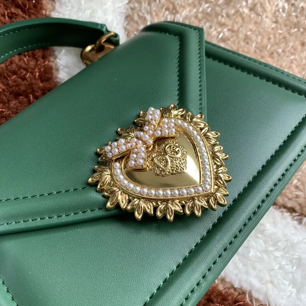Dolce Gabbana D&G Medium Smooth Calfskin Devotion Bag for Women in Green Dolce Gabbana D&G Medium Smooth Calfskin Devotion Bag for Women in Green