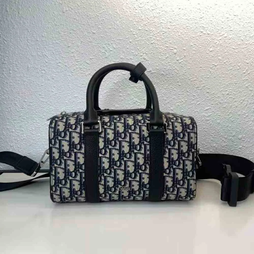 Dior Lingot 26 Bag Beige and Black Dior Oblique Jacquard for Men Dior Lingot 26 Bag Beige and Black Dior Oblique Jacquard for Men