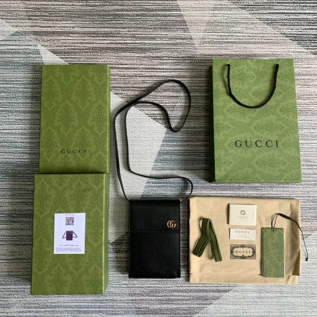 Gucci Jumbo GG Canvas Shoulder Bag Camel in Ebony /