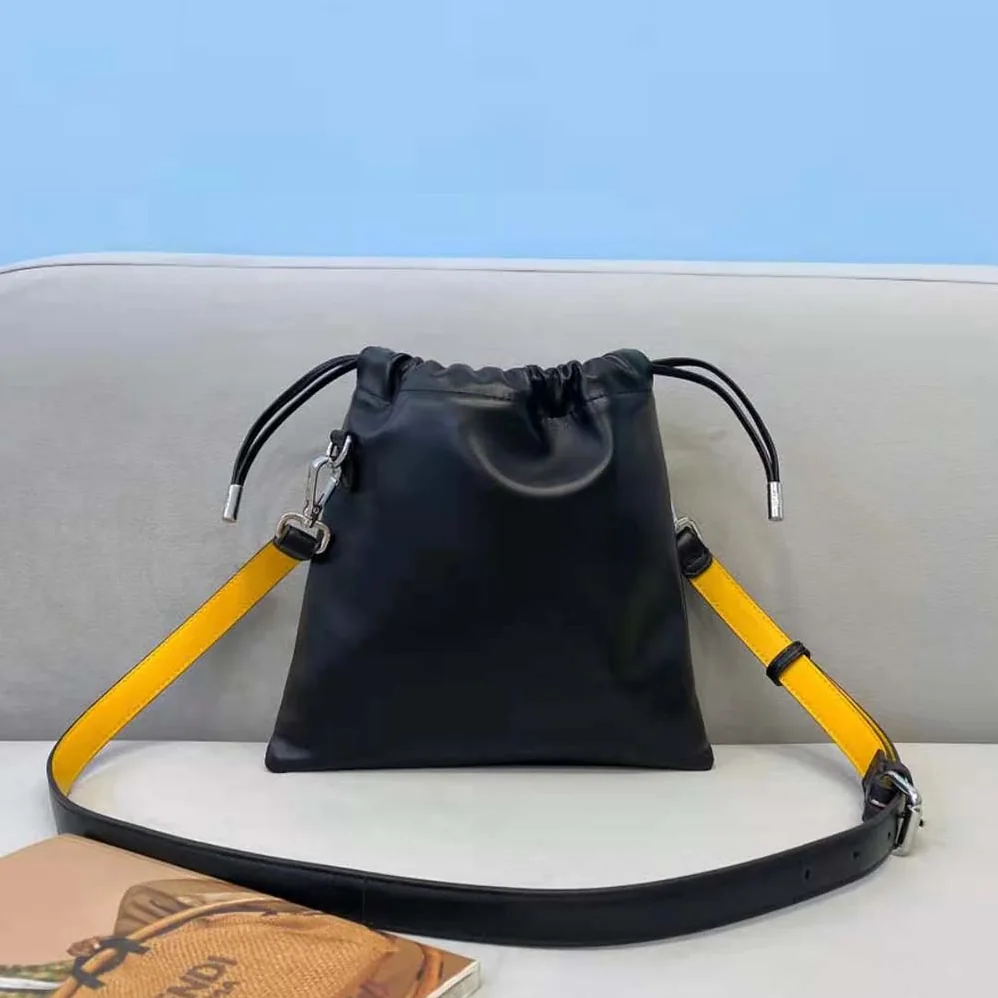 Fendi Fendi Pack Small Pouch Nappa Leather Bag for Men in Black Fendi Fendi Pack Small Pouch Nappa Leather Bag for Men in Black