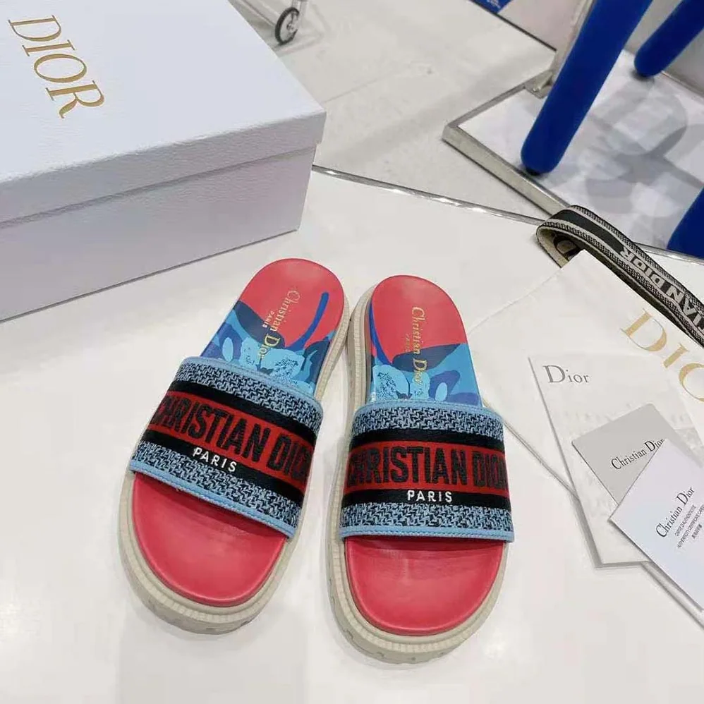 Dior Dway Slide Pink Multicolor D for Women in Flower Pop Cotton Embroidery Dior Dway Slide Pink Multicolor D for Women in Flower Pop Cotton Embroidery
