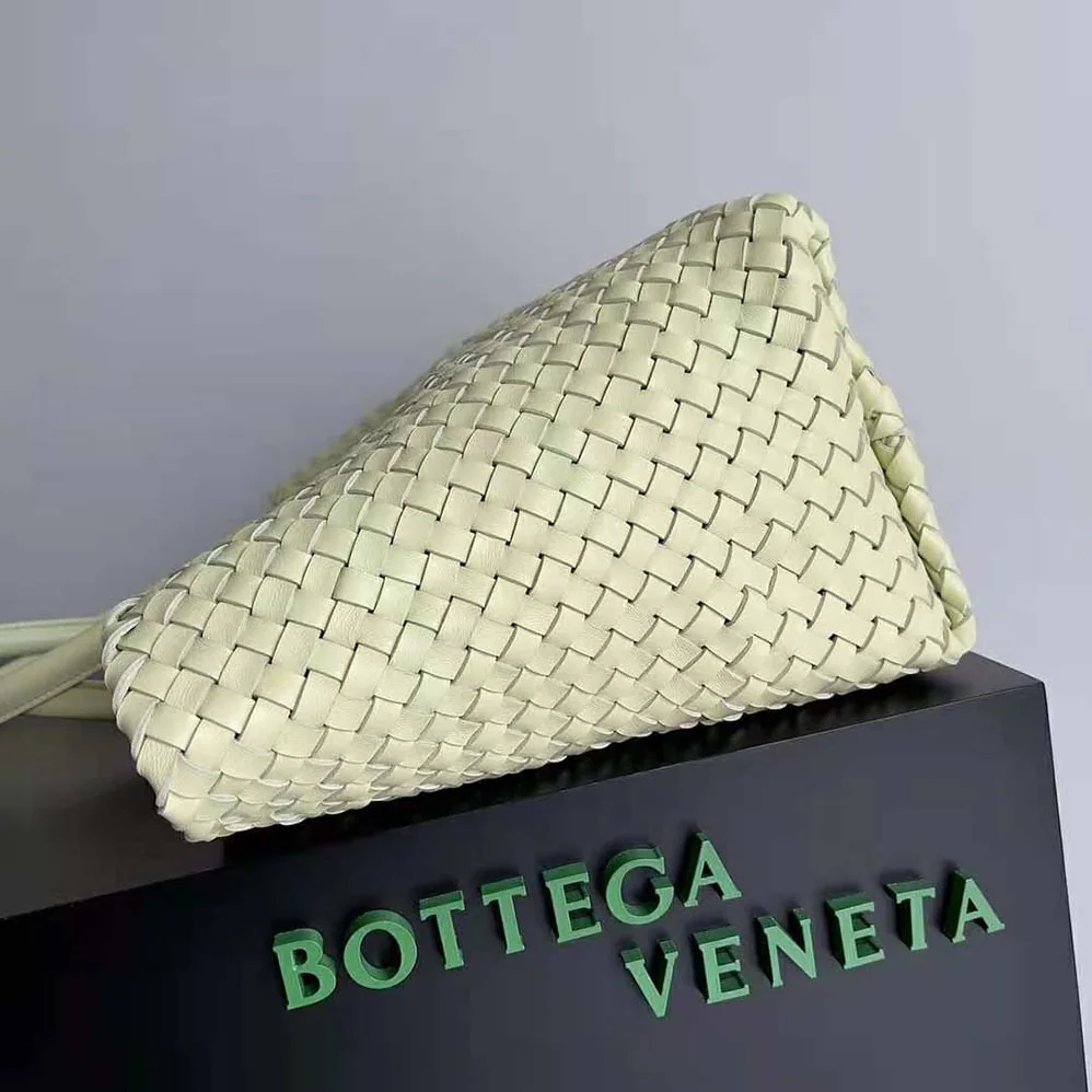 Bottega Veneta Medium Cabat Leather Tote Bag for Women in Lime Bottega Veneta Medium Cabat Leather Tote Bag for Women in Lime