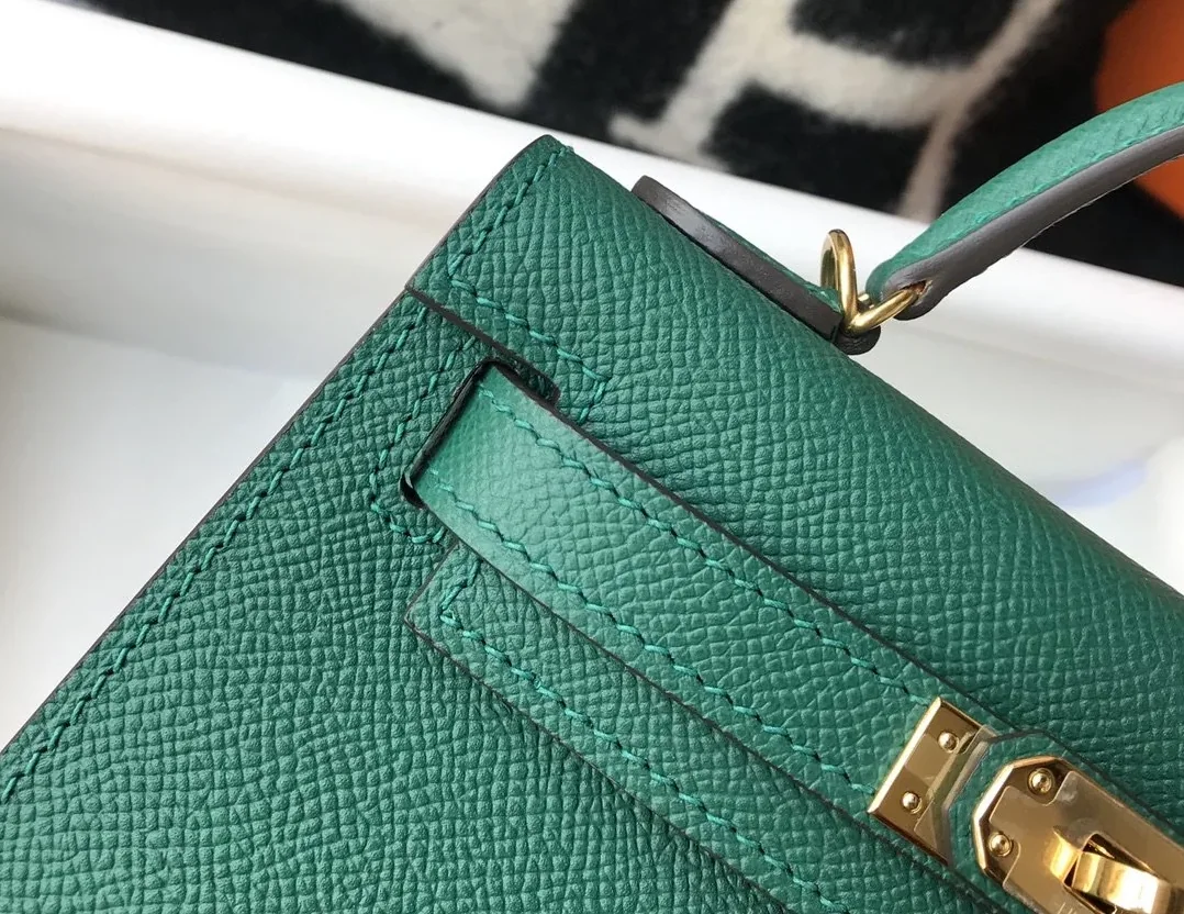 Hermes Kelly 19 Green With Gold Toned Hardware Bag Hermes Kelly 19 Green With Gold Toned Hardware Bag