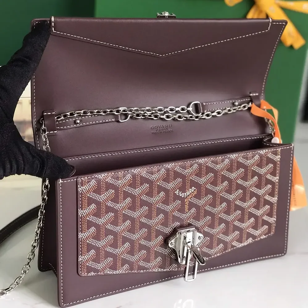 Goyard Duchesse Marie Caroline Bag for Unisex in Maroon Goyard Duchesse Marie Caroline Bag for Unisex in Maroon