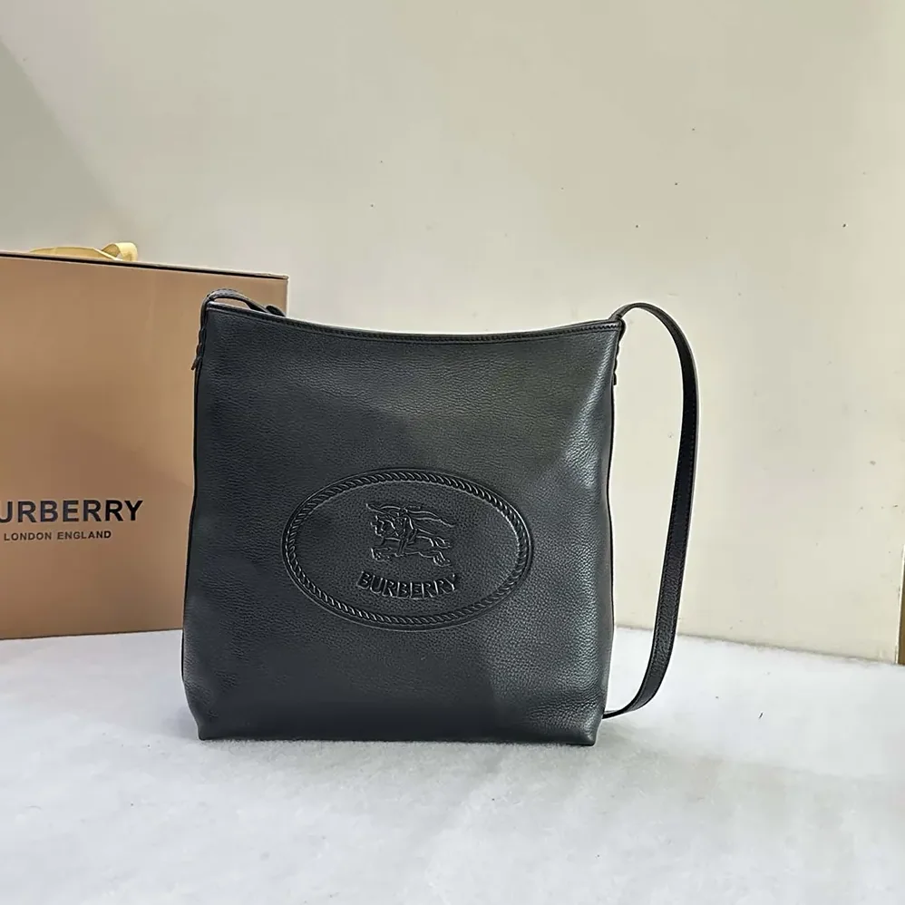 Burberry Small Highlands Shoulder Bag for Unisex in Black Burberry Small Highlands Shoulder Bag for Unisex in Black