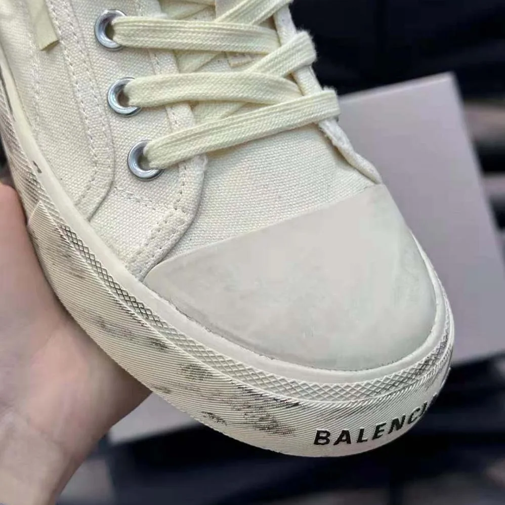 Balenciaga Paris Low Top Graffiti Sneaker in White for Unisex Balenciaga Paris Low Top Graffiti Sneaker in White for Unisex