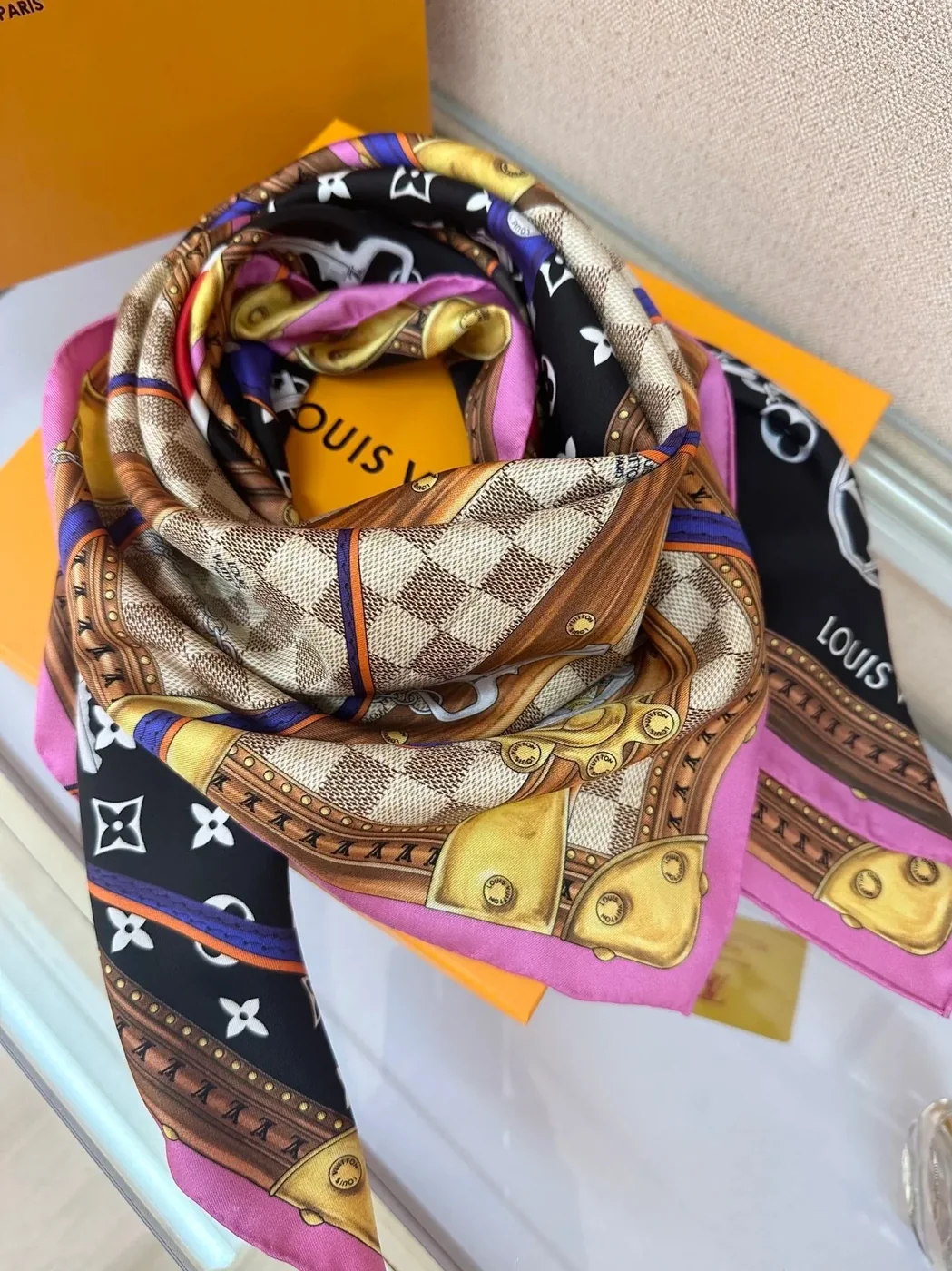 Louis Vuitton Strap And Trunk Square 90 Scarf Black