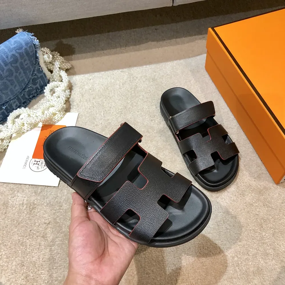 Hermes Chypre Sandal-Black H222100Zv02360 for Unisex Hermes Chypre Sandal-Black H222100Zv02360 for Unisex