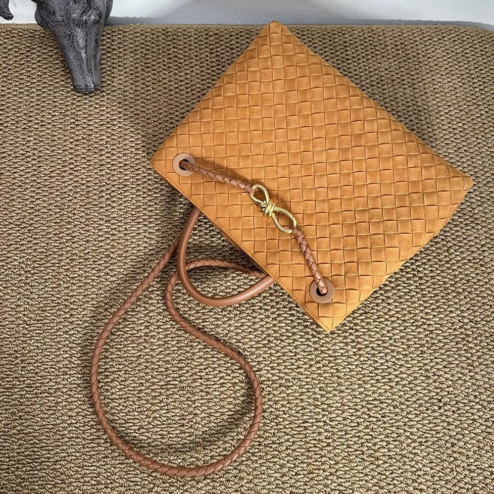 Bottega Veneta Large Andiamo for Women in Brown Bottega Veneta Large Andiamo for Women in Brown