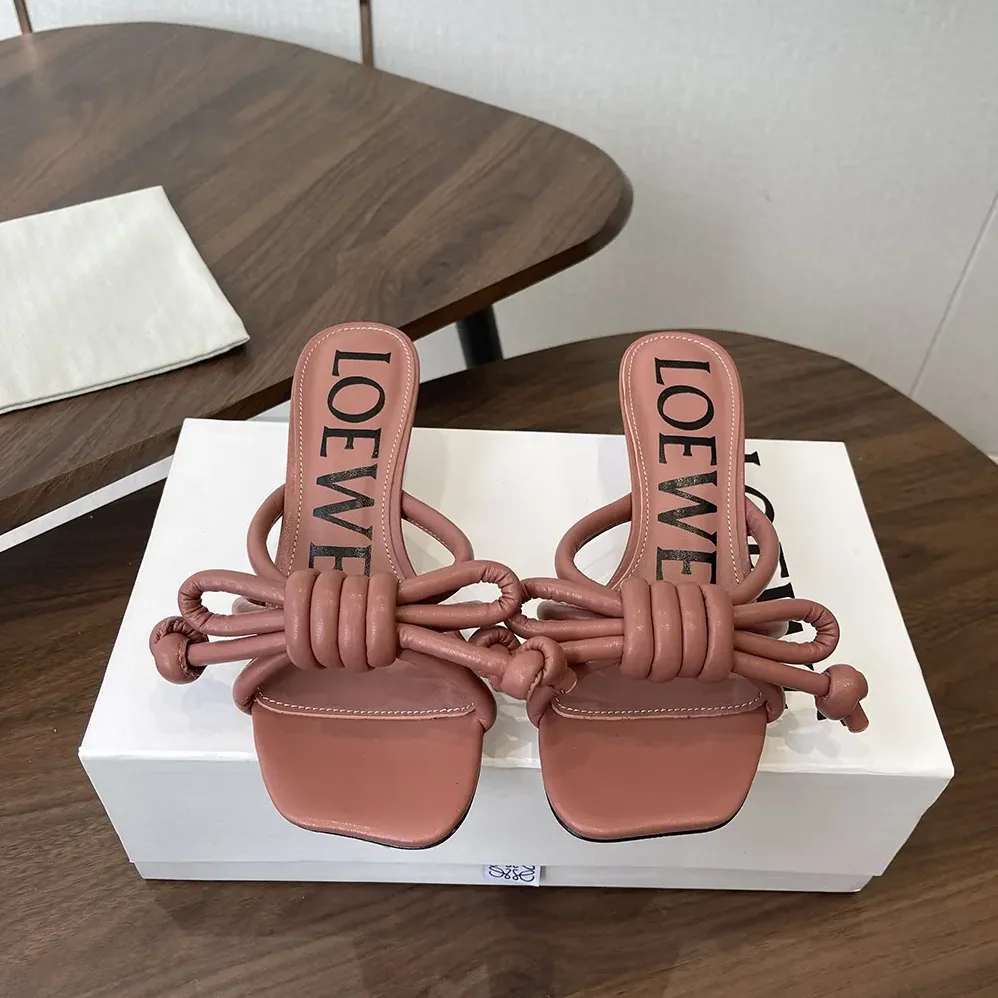Loewe Flamenco Knot Sandal in Lambskin for Women in Pink Loewe Flamenco Knot Sandal in Lambskin for Women in Pink
