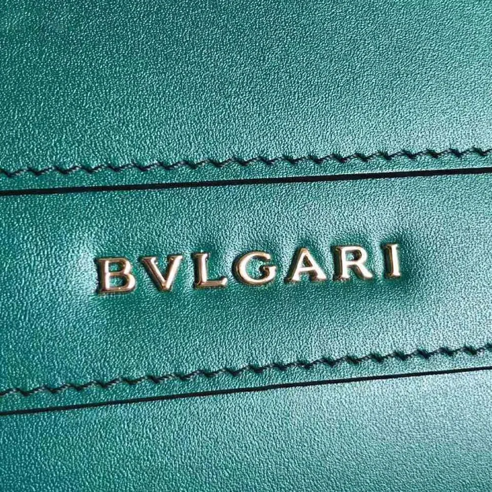 Bvlgari Serpenti Forever Flap Cover in Emerald Green Calf Leather for Women