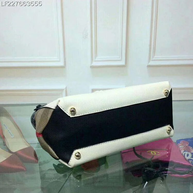 Burberry Small Banner Bag in Leather and House Check in White Burberry Small Banner Bag in Leather and House Check in White