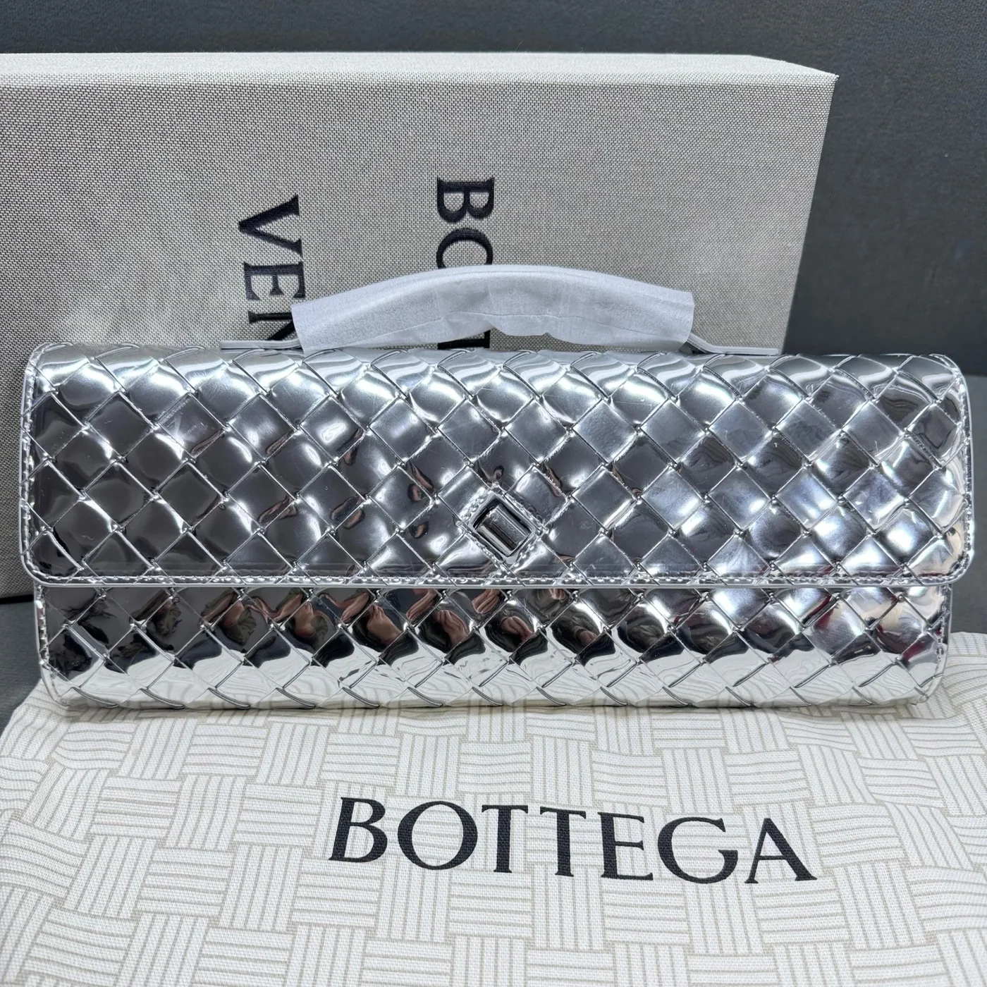 Bottega Veneta Andiamo Clutch in Silver Metallic Silver Hardware Bottega Veneta Andiamo Clutch in Silver Metallic Silver Hardware