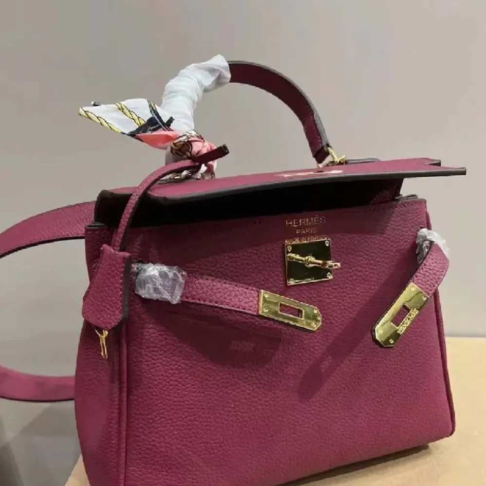 Hermes Kelly Bag 20 in Epsom Leather for Women in Bordeaux