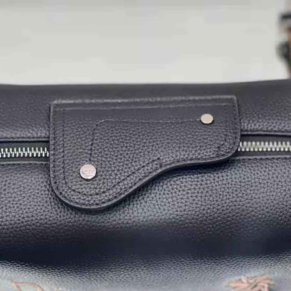 Dior Lingot 22 Cactus Jack Dior Bag Black Grained Calfskin with Embroidered Signature for Men Dior Lingot 22 Cactus Jack Dior Bag Black Grained Calfskin with Embroidered Signature for Men