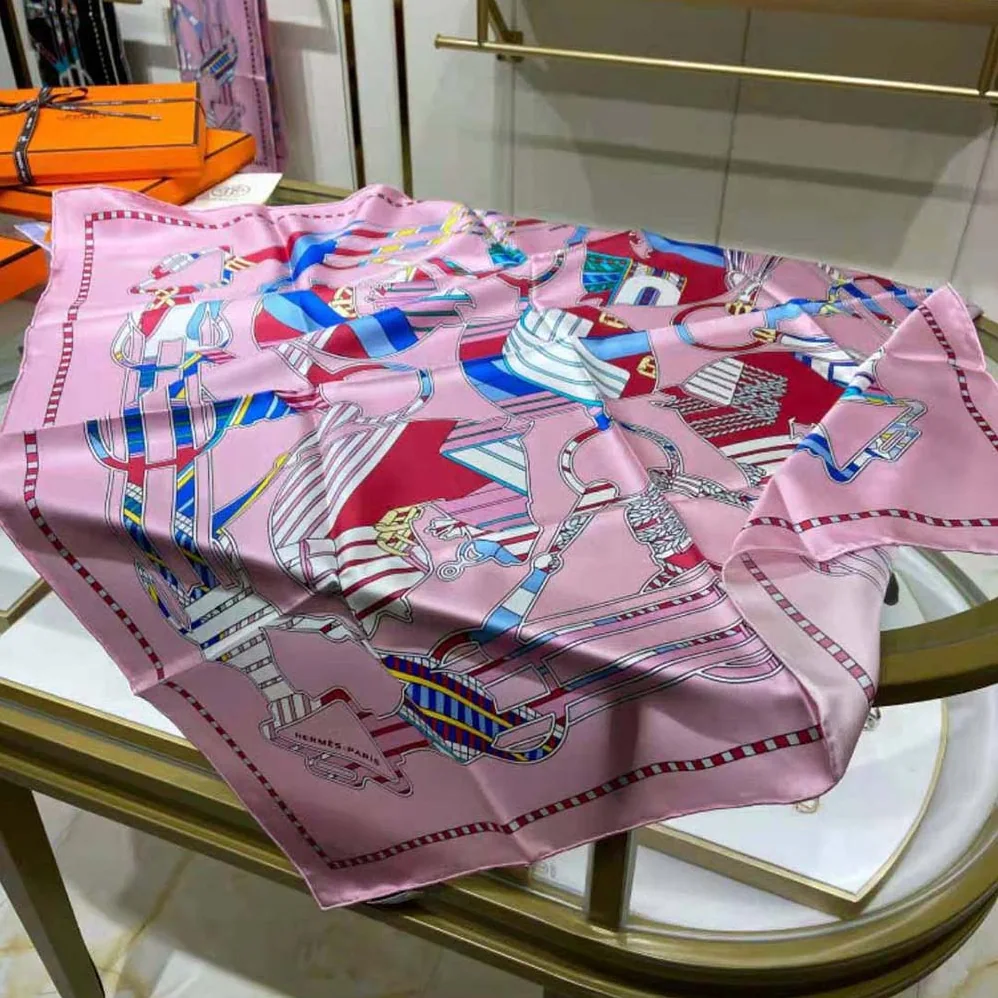 Hermes Tatersale En Zigzag Scarf 45 in Silk Twill for Women in Pink Hermes Tatersale En Zigzag Scarf 45 in Silk Twill for Women in Pink
