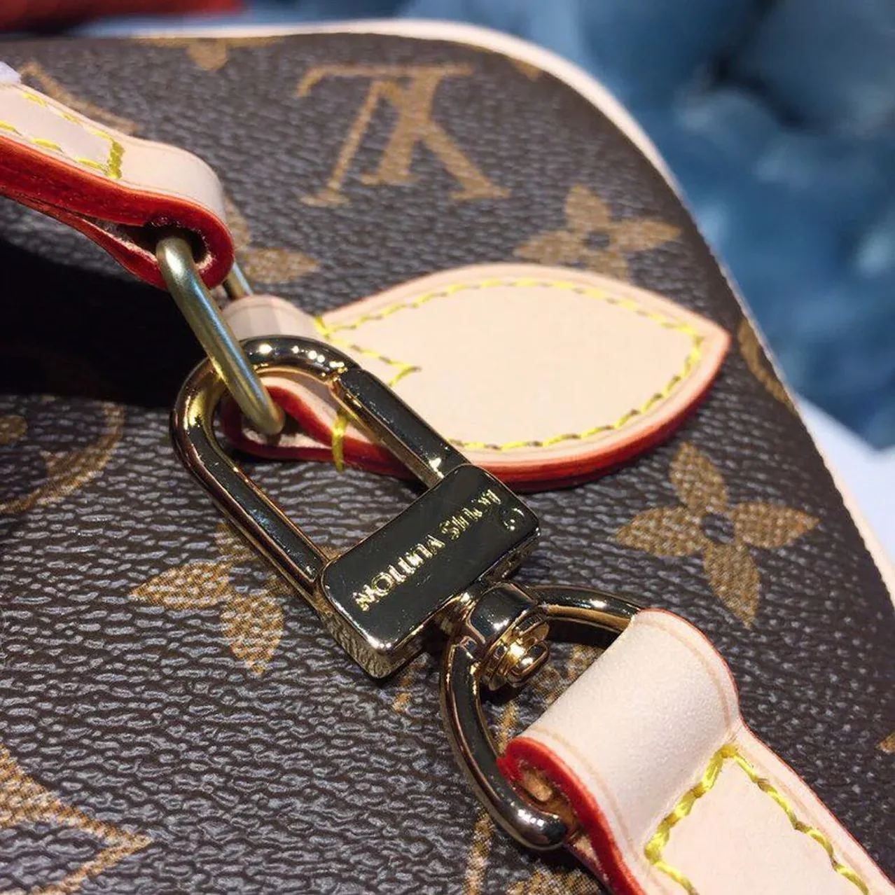 Louis Vuitton Nice BB Vanity Case in Brown Monogram Gold Hardware Louis Vuitton Nice BB Vanity Case in Brown Monogram Gold Hardware