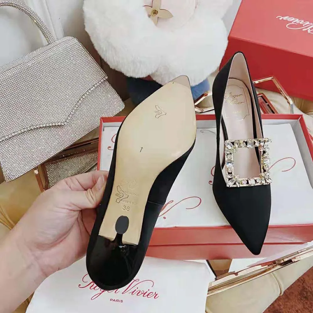 Roger Vivier Broche Vivier Buckle Pumps in Satin-10cm Heel for Women Roger Vivier Broche Vivier Buckle Pumps in Satin-10cm Heel for Women